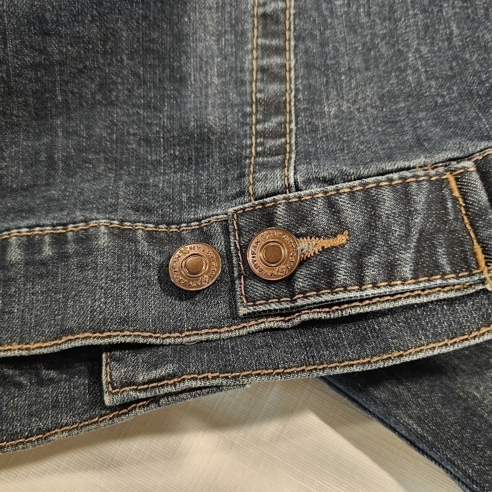 ARTISAN NY Navy Blue Denim Flap Pocket Trucker Cropped Jean Jacket sz S - Picture 8 of 9